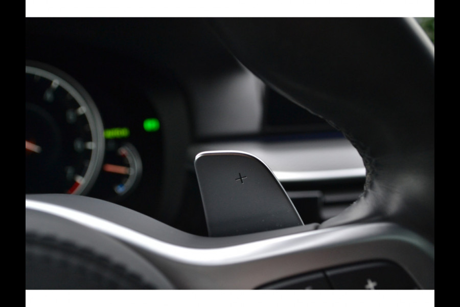 BMW 5 Serie Touring 530i xDrive 252pk M-Sport Pano Nightv ACC HUD 20inch 360
