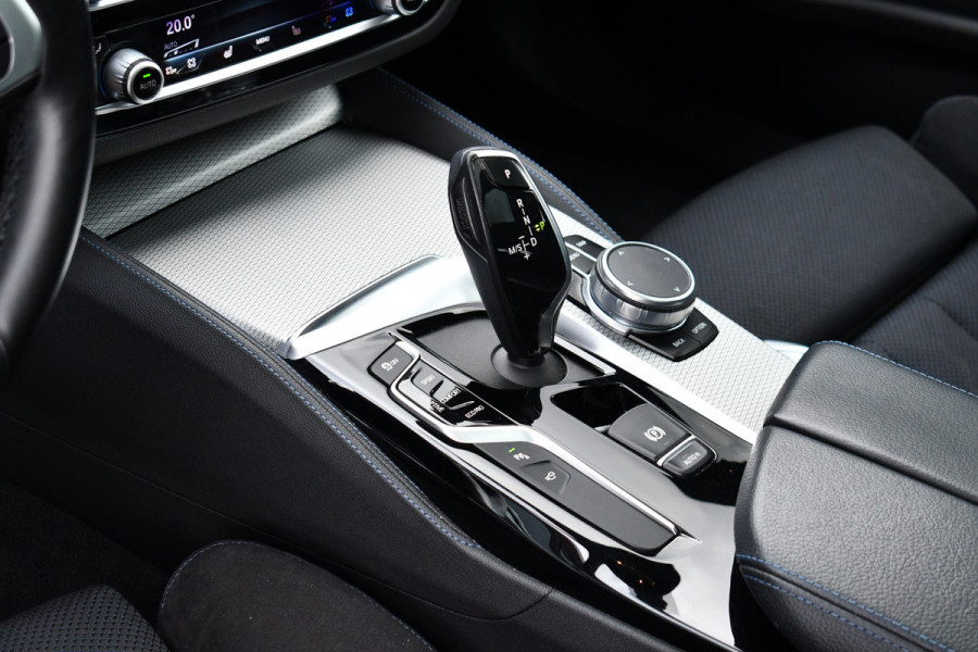 BMW 5 Serie Touring 530i xDrive 252pk M-Sport Pano Nightv ACC HUD 20inch 360