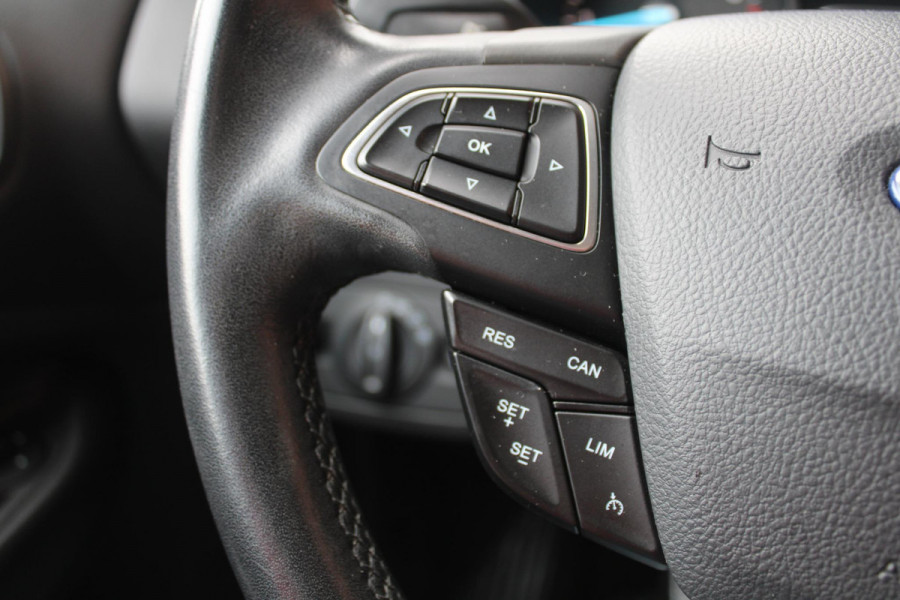 Ford Kuga 1.5 EcoBoost Titanium | Wegklapbare Trekhaak | Stoelverwarming | Cruise Control | Navigatie | Parkeersensoren |
