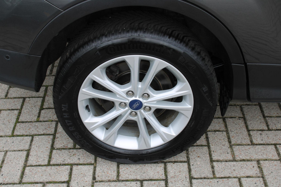 Ford Kuga 1.5 EcoBoost Titanium | Wegklapbare Trekhaak | Stoelverwarming | Cruise Control | Navigatie | Parkeersensoren |