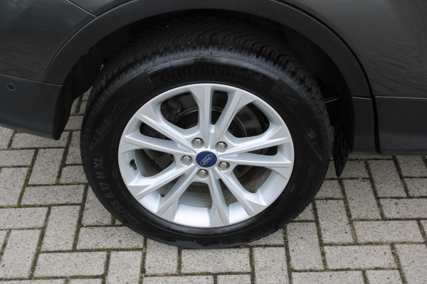 Ford Kuga 1.5 EcoBoost Titanium | Wegklapbare Trekhaak | Stoelverwarming | Cruise Control | Navigatie | Parkeersensoren |