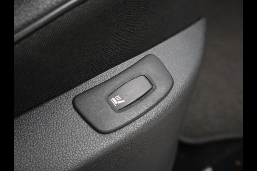Renault Captur 0.9 TCe EDITION ONE + LEDER | TREKHAAK | CAMERA | STOELVERWARMING | LED | NAVIGATIE