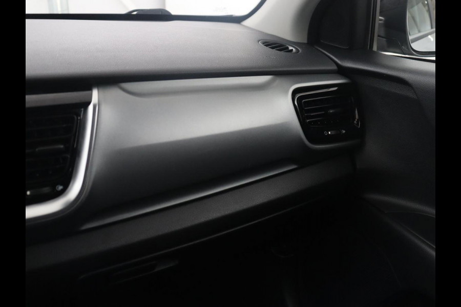 Kia Stonic 1.0 T-GDi DynamicPlusLine | Carplay | Climate control | Cruise control | Camera | Park assist | Full LED | Keyless |
