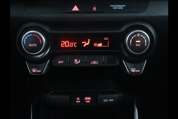 Kia Stonic 1.0 T-GDi DynamicPlusLine | Carplay | Climate control | Cruise control | Camera | Park assist | Full LED | Keyless |