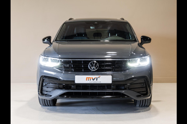 Volkswagen Tiguan 1.5 TSI R-Line Business+ / 150pk / NAP / Panorama dak / Stoelverwarming / Voorruit verwarming /