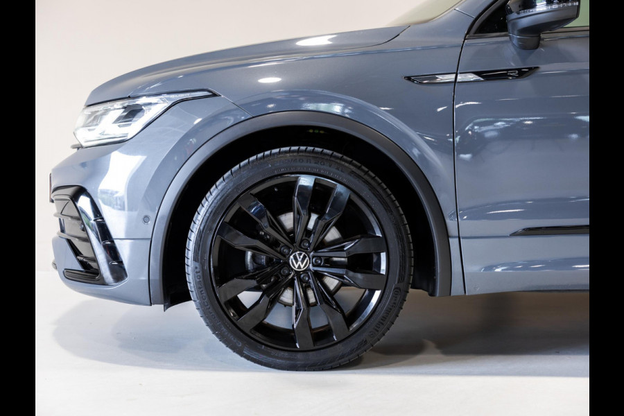 Volkswagen Tiguan 1.5 TSI R-Line Business+ / 150pk / NAP / Panorama dak / Stoelverwarming / Voorruit verwarming /