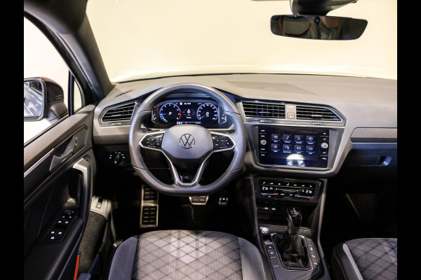 Volkswagen Tiguan 1.5 TSI R-Line Business+ / 150pk / NAP / Panorama dak / Stoelverwarming / Voorruit verwarming /