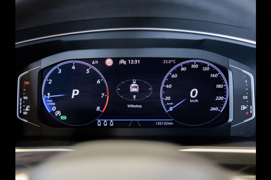 Volkswagen Tiguan 1.5 TSI R-Line Business+ / 150pk / NAP / Panorama dak / Stoelverwarming / Voorruit verwarming /