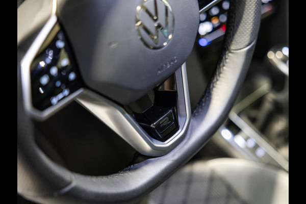 Volkswagen Tiguan 1.5 TSI R-Line Business+ / 150pk / NAP / Panorama dak / Stoelverwarming / Voorruit verwarming /