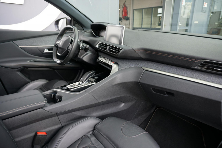 Peugeot 3008 1.6 PureTech GT Line 181PK AUT. + PANORAMA / LEDER / DODEHOEK / CAMERA /