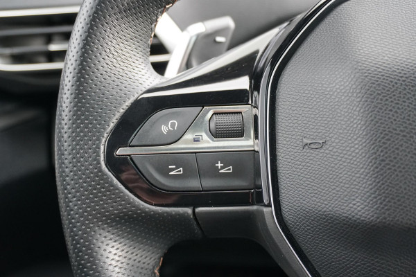 Peugeot 3008 1.6 PureTech GT Line 181PK AUT. + PANORAMA / LEDER / DODEHOEK / CAMERA /