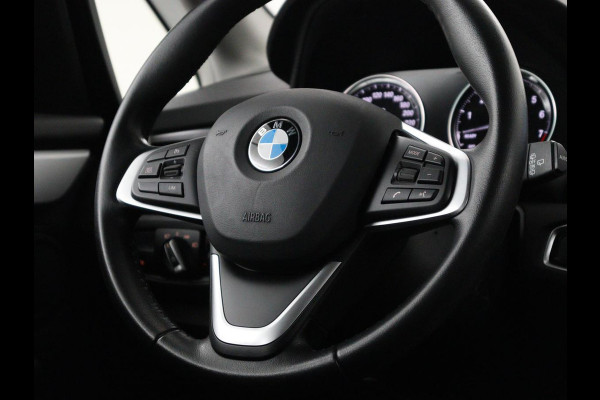 BMW 2 Serie Active Tourer 225xe iPerformance eDrive Edition | SOH 86,9% | Leder | Stoelverwarming | Cruise control | Carplay | Climate control | Park assist | Head-up