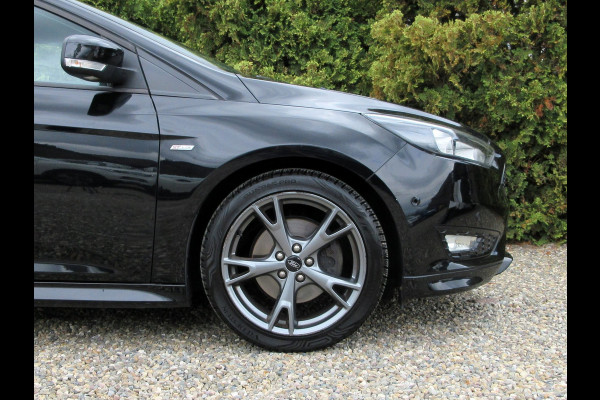 Ford FOCUS Wagon 1.5 ST-Line * Navi * Cruise * Carplay *