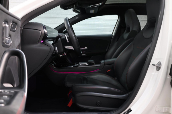 Mercedes-Benz A-Klasse 250 AMG Line LED/SFEER/PANO/HALF LEER+S.VERWARMING/19" LMV/PDC/CRUISE/ECC/12 MND GARANTIE!