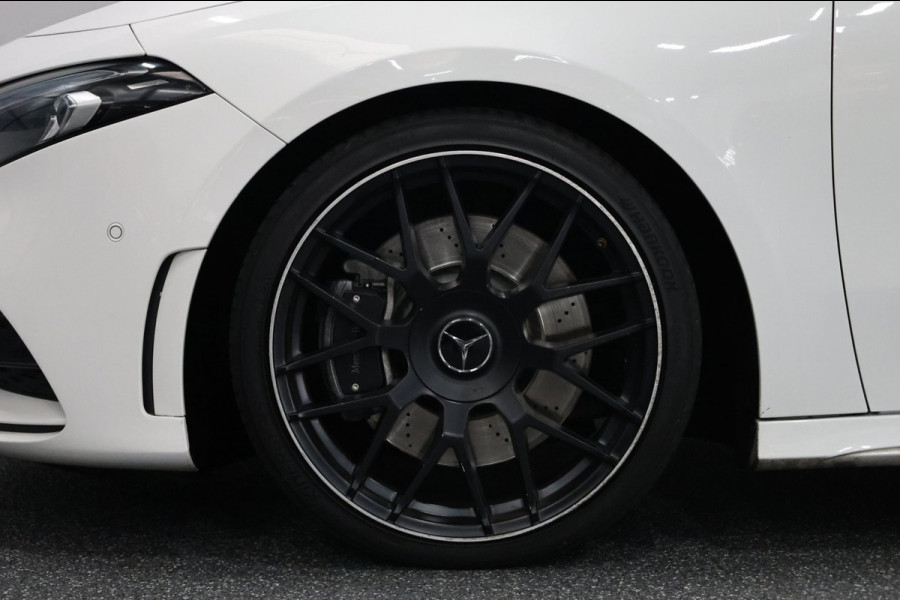 Mercedes-Benz A-Klasse 250 AMG Line LED/SFEER/PANO/HALF LEER+S.VERWARMING/19" LMV/PDC/CRUISE/ECC/12 MND GARANTIE!