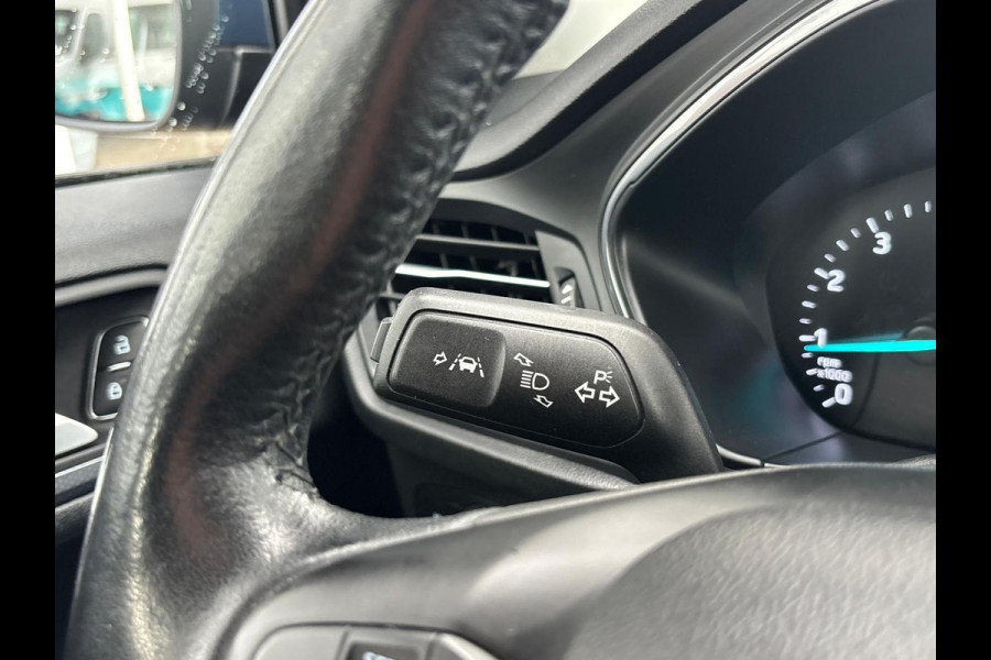 Ford FOCUS Wagon 1.0 EcoBoost Active Business | Stoel & Stuurverwarming | Apple Carplay | Parkeersensoren | Lane Assist