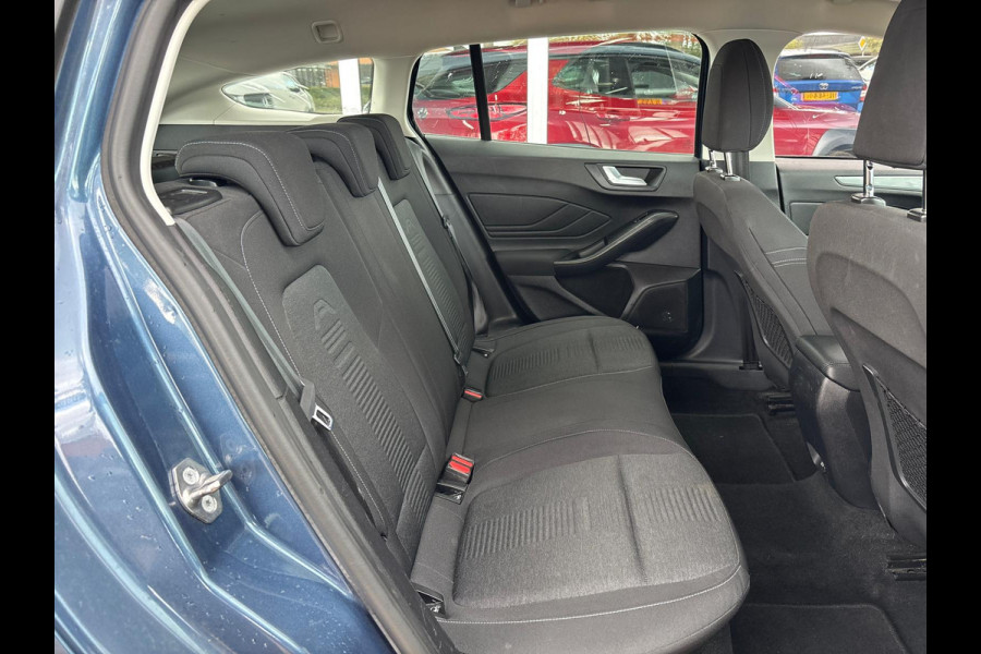 Ford FOCUS Wagon 1.0 EcoBoost Active Business | Stoel & Stuurverwarming | Apple Carplay | Parkeersensoren | Lane Assist