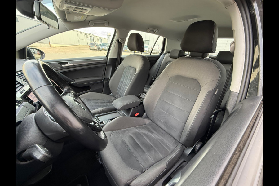 Volkswagen Golf 1.0 TSI Comfortline / NAP / LED / Navigatie / Alcantara / LM Velgen / Inruil mog.