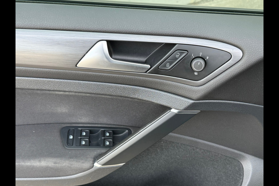 Volkswagen Golf 1.0 TSI Comfortline / NAP / LED / Navigatie / Alcantara / LM Velgen / Inruil mog.