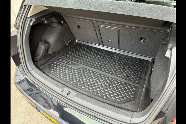 Volkswagen Golf 1.0 TSI Comfortline / NAP / LED / Navigatie / Alcantara / LM Velgen / Inruil mog.