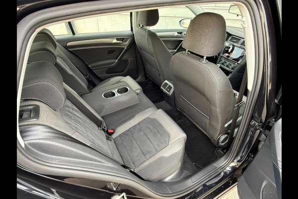 Volkswagen Golf 1.0 TSI Comfortline / NAP / LED / Navigatie / Alcantara / LM Velgen / Inruil mog.