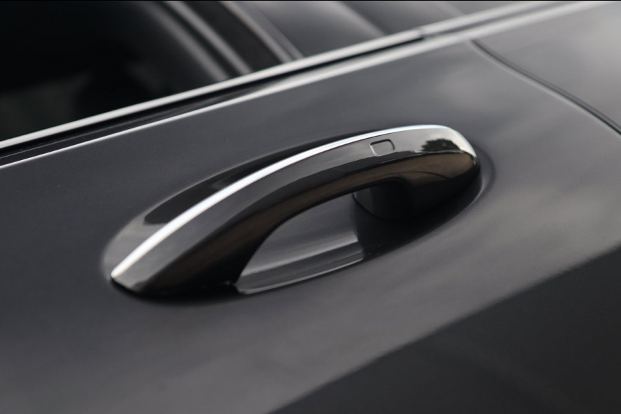 Mercedes-Benz C-Klasse 300 e AMG Line / PANO / HUD / 2X MEMORY / 360 / ACC / KEYLESS