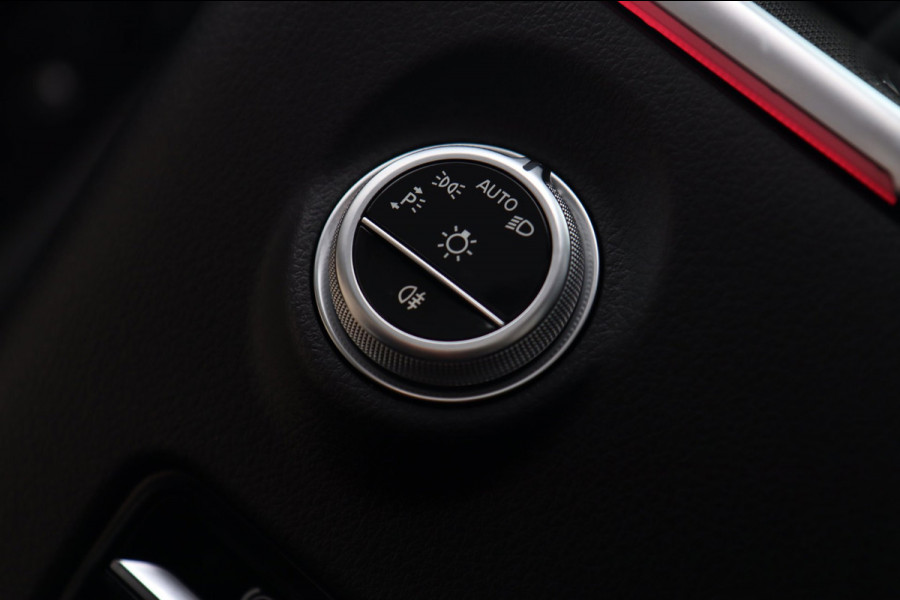 Mercedes-Benz C-Klasse 300 e AMG Line / PANO / HUD / 2X MEMORY / 360 / ACC / KEYLESS