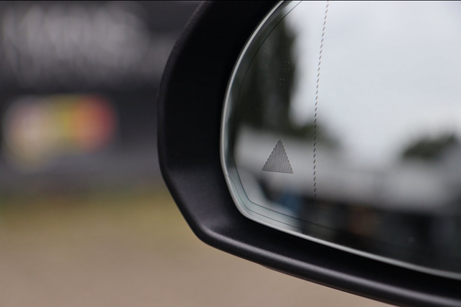 Mercedes-Benz C-Klasse 300 e AMG Line / PANO / HUD / 2X MEMORY / 360 / ACC / KEYLESS