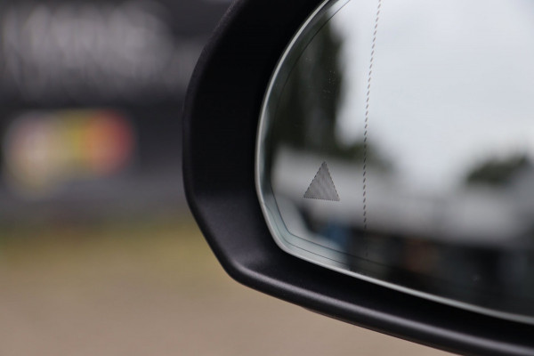Mercedes-Benz C-Klasse 300 e AMG Line / PANO / HUD / 2X MEMORY / 360 / ACC / KEYLESS