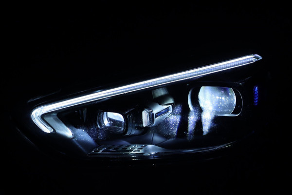 Mercedes-Benz C-Klasse 300 e AMG Line / PANO / HUD / 2X MEMORY / 360 / ACC / KEYLESS