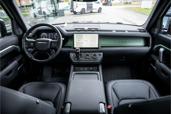 Land Rover Defender 110 2.0 P400e 110 X ** 75 Limited Edition ** Panodak ** Cold Climate ** Trekhaak ** Treeplanken NP 126 K ** EV Rijbereik tot 51km **