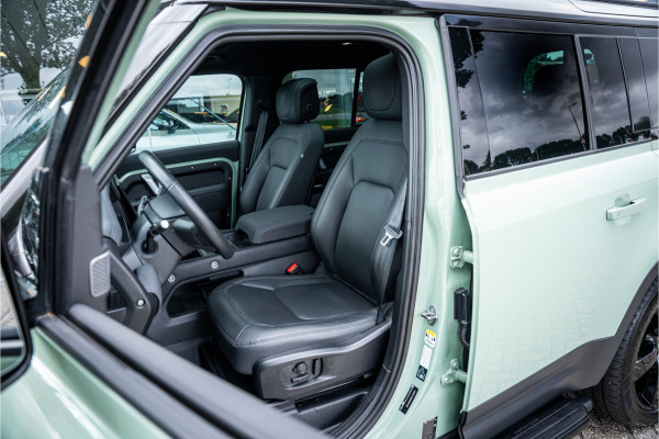 Land Rover Defender 110 2.0 P400e 110 X ** 75 Limited Edition ** Panodak ** Cold Climate ** Trekhaak ** Treeplanken NP 126 K ** EV Rijbereik tot 51km **