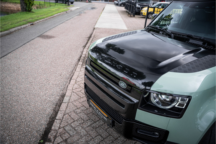 Land Rover Defender 110 2.0 P400e 110 X ** 75 Limited Edition ** Panodak ** Cold Climate ** Trekhaak ** Treeplanken NP 126 K ** EV Rijbereik tot 51km **