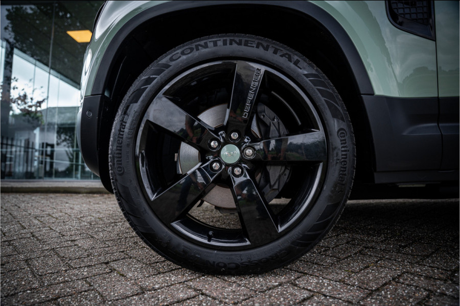 Land Rover Defender 110 2.0 P400e 110 X ** 75 Limited Edition ** Panodak ** Cold Climate ** Trekhaak ** Treeplanken NP 126 K ** EV Rijbereik tot 51km **