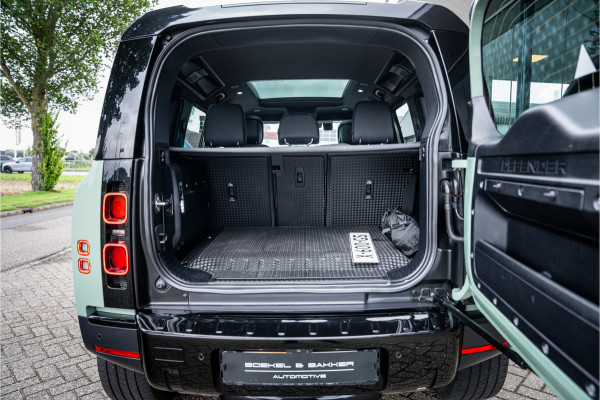 Land Rover Defender 110 2.0 P400e 110 X ** 75 Limited Edition ** Panodak ** Cold Climate ** Trekhaak ** Treeplanken NP 126 K ** EV Rijbereik tot 51km **