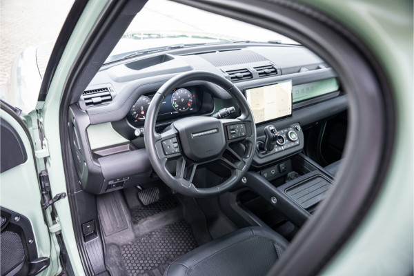 Land Rover Defender 110 2.0 P400e 110 X ** 75 Limited Edition ** Panodak ** Cold Climate ** Trekhaak ** Treeplanken NP 126 K ** EV Rijbereik tot 51km **