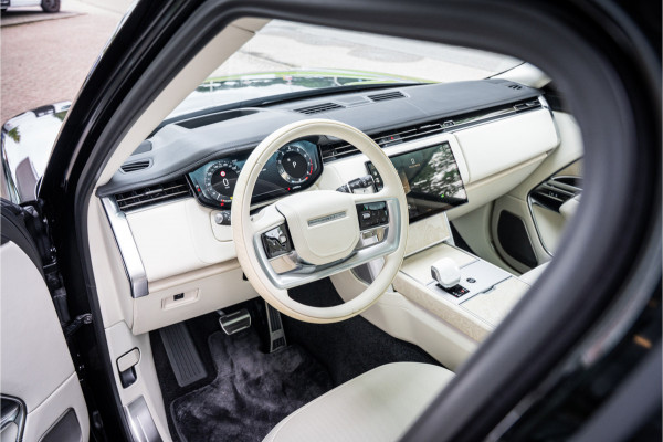 Land Rover Range Rover 4.4 P615 LWB SV ** Tailgate Event Suite ** Business Class Comfo ** Gloss White Ceramic