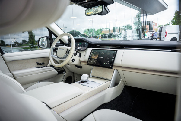 Land Rover Range Rover 4.4 P615 LWB SV ** Tailgate Event Suite ** Business Class Comfo ** Gloss White Ceramic