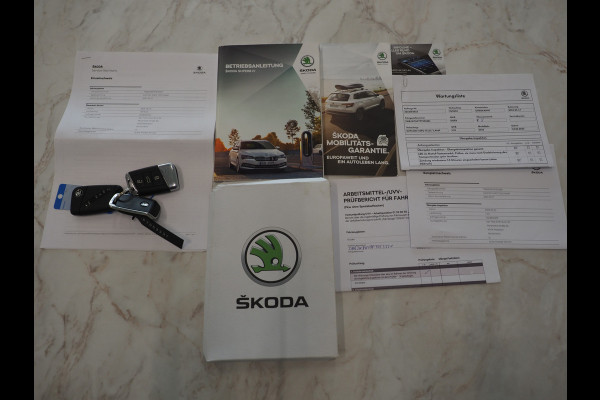 Škoda Superb Combi 1.4 TSI iV Sportline | Leder/Alcantara | Trekhaak | Carbon | Memory | Sfeerlicht | Keyless | Adaptive Cruise