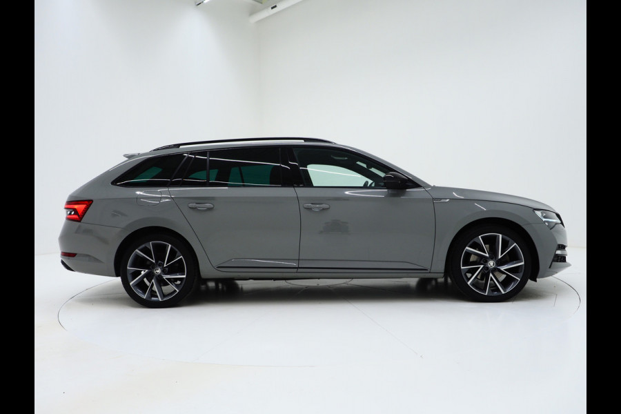 Škoda Superb Combi 1.4 TSI iV Sportline | Leder/Alcantara | Trekhaak | Carbon | Memory | Sfeerlicht | Keyless | Adaptive Cruise