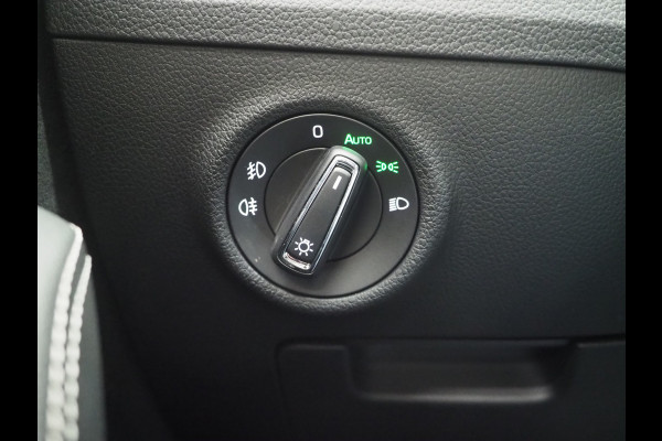 Škoda Superb Combi 1.4 TSI iV Sportline | Leder/Alcantara | Trekhaak | Carbon | Memory | Sfeerlicht | Keyless | Adaptive Cruise