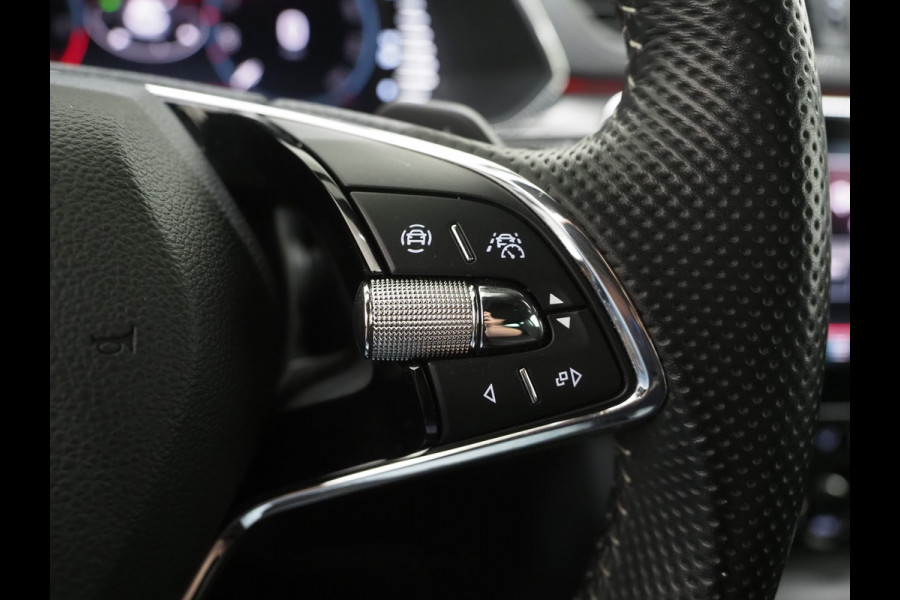 Škoda Superb Combi 1.4 TSI iV Sportline | Leder/Alcantara | Trekhaak | Carbon | Memory | Sfeerlicht | Keyless | Adaptive Cruise