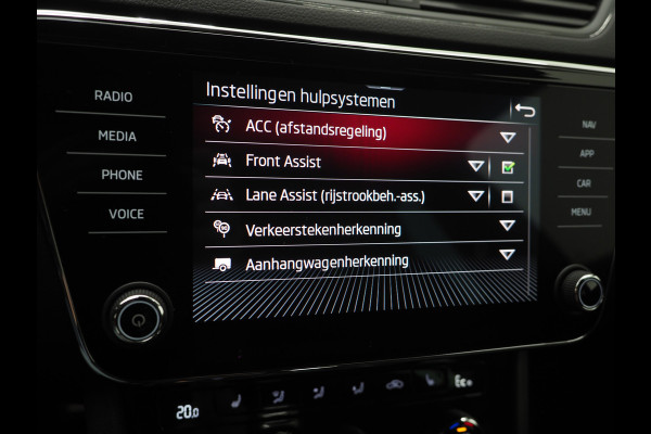 Škoda Superb Combi 1.4 TSI iV Sportline | Leder/Alcantara | Trekhaak | Carbon | Memory | Sfeerlicht | Keyless | Adaptive Cruise