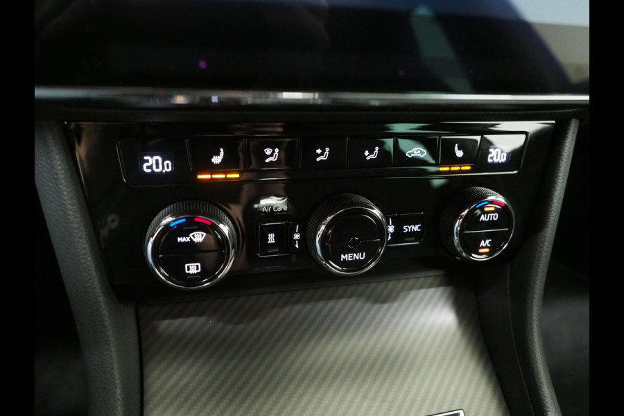 Škoda Superb Combi 1.4 TSI iV Sportline | Leder/Alcantara | Trekhaak | Carbon | Memory | Sfeerlicht | Keyless | Adaptive Cruise