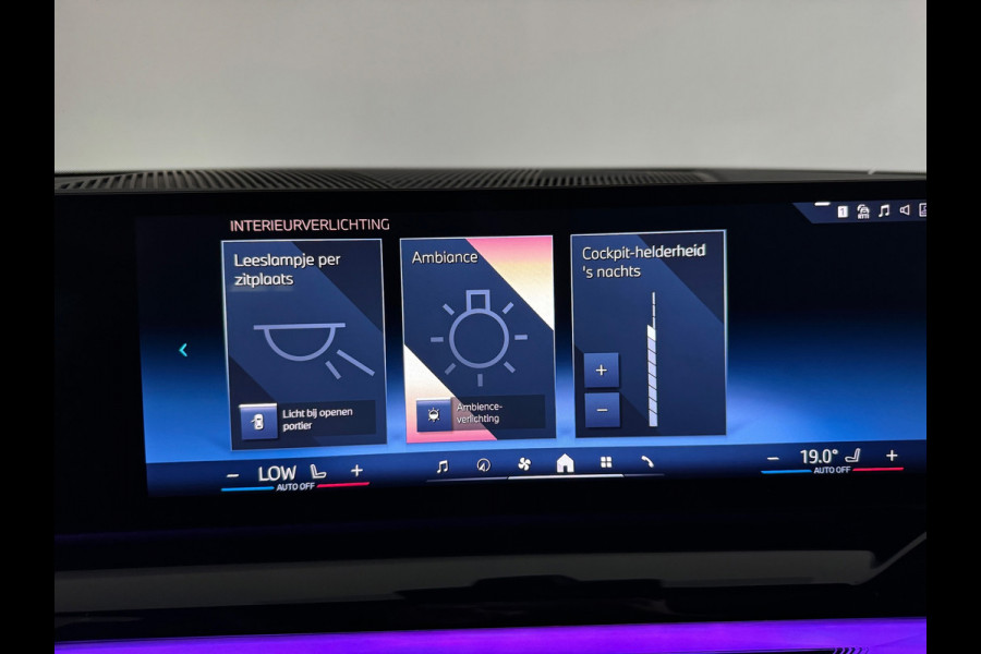 BMW 5 Serie Touring 520i M Pano|H/K|BlindSpot|Maxton|Trekhaak|Sfeer|Camera