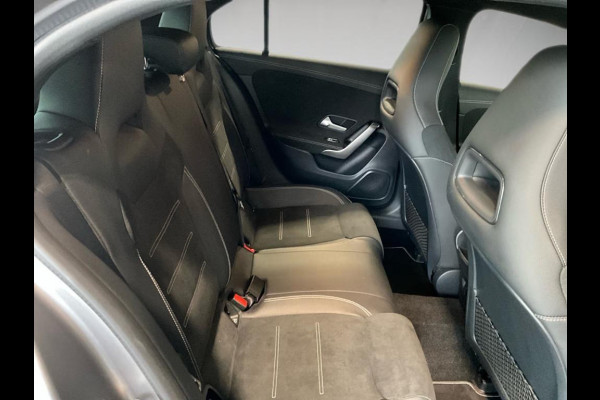 Mercedes-Benz A-Klasse 250e AMG MAGNO GRAU ** NIGHT, PANO, MBUX+, MULTIBEAM LED, 19-inch LMV,  ** 1e EIG - 34.500km. ** ** INFORMEER OOK NAAR ONZE AANTREKKELIJKE FINANCIAL-LEASE TARIEVEN **