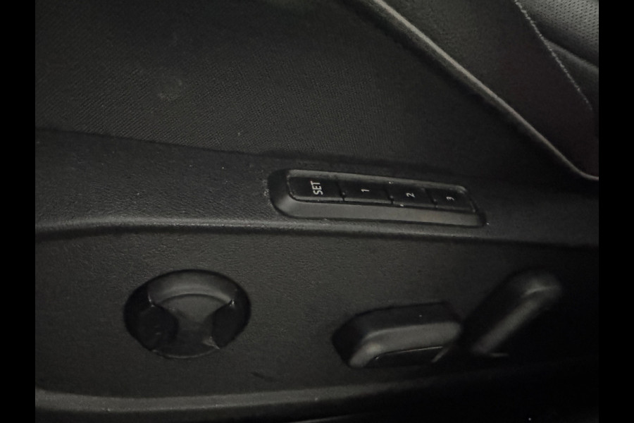 Volkswagen Golf 1.4 eHybrid GTE Pano|Leer|Memory|Dodehoek|Stoelventilstie