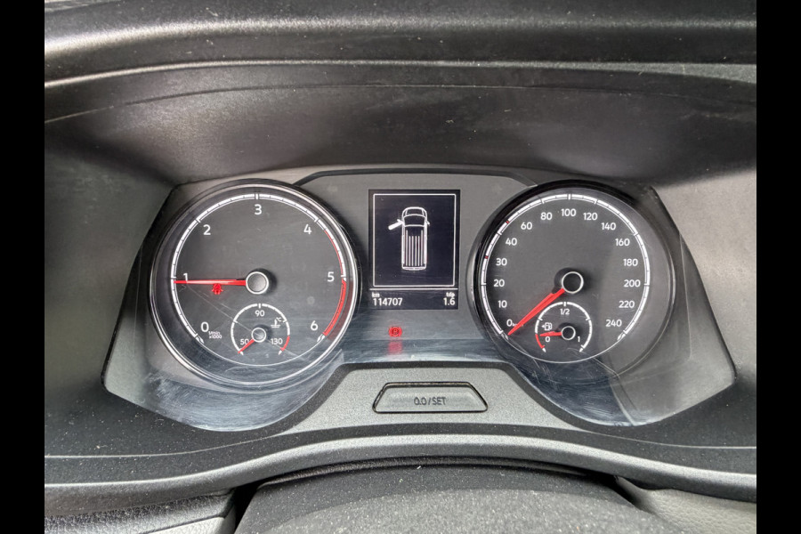 Volkswagen Transporter 2.0 TDI 110PK Euro 6 L2H1 28 Highline Cruise Control/trekhaak/carplay
