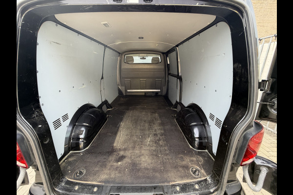 Volkswagen Transporter 2.0 TDI 110PK Euro 6 L2H1 28 Highline Cruise Control/trekhaak/carplay