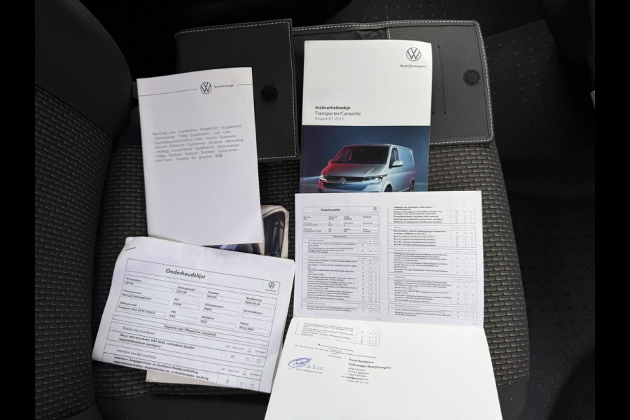 Volkswagen Transporter 2.0 TDI 110PK Euro 6 L2H1 28 Highline Cruise Control/trekhaak/carplay